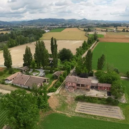 Agriturismo Le Corti Della Gualdana Voghera Eksteriør billede
