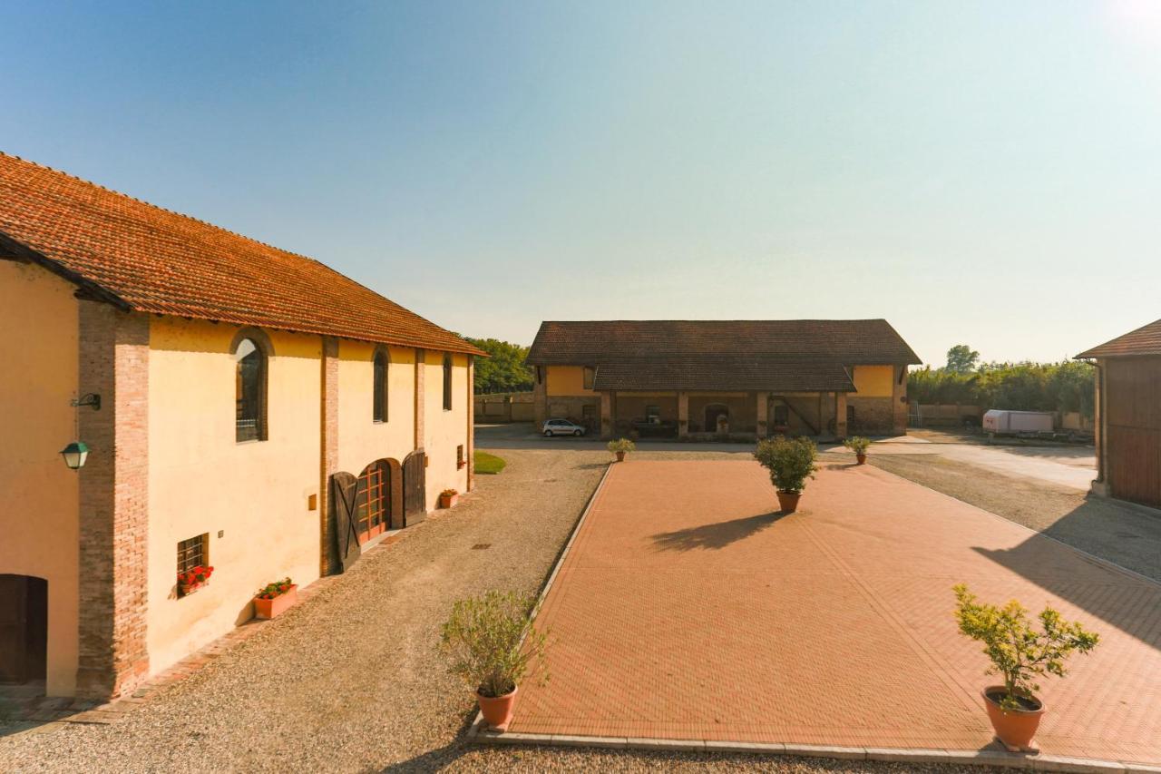 Agriturismo Le Corti Della Gualdana Voghera Eksteriør billede