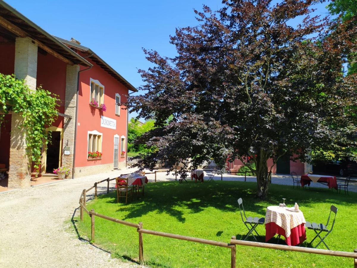 Agriturismo Le Corti Della Gualdana Voghera Eksteriør billede