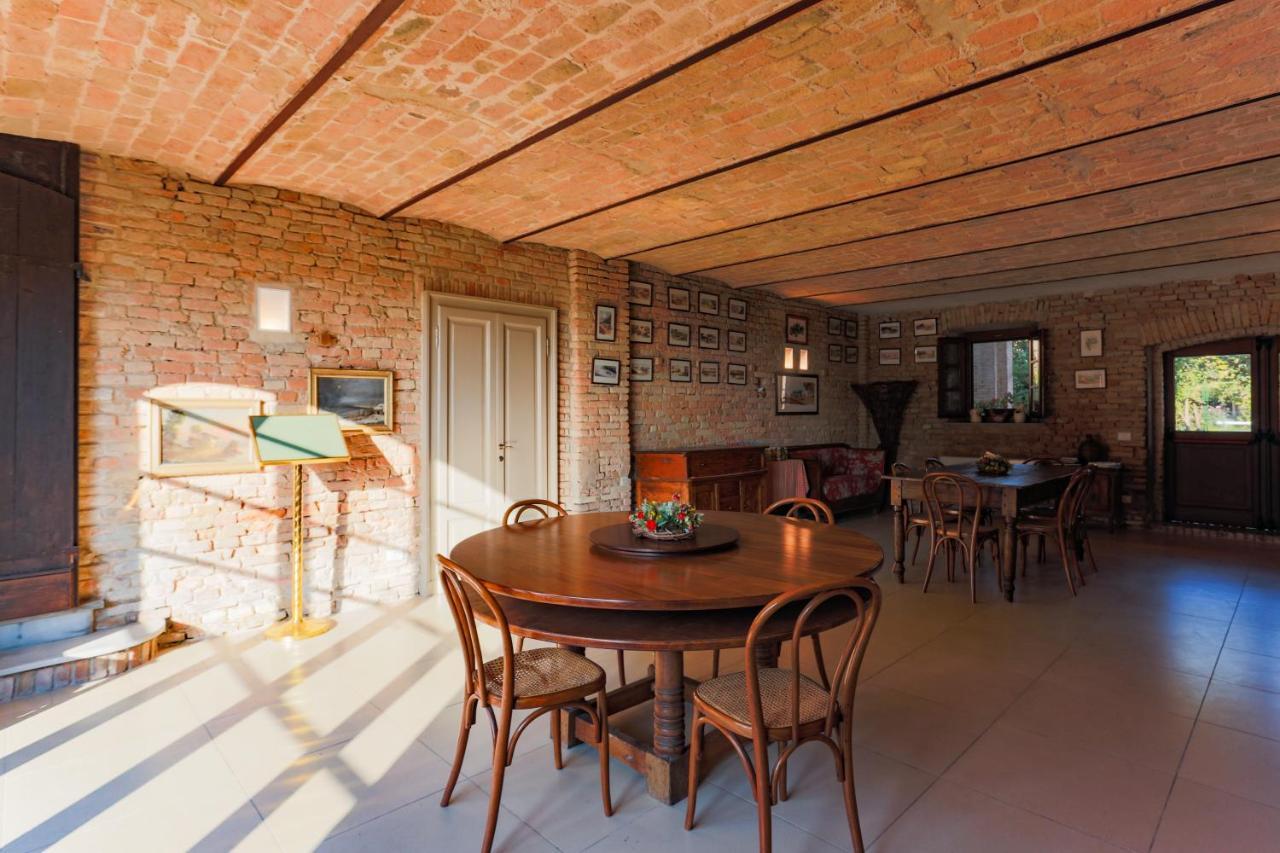Agriturismo Le Corti Della Gualdana Voghera Eksteriør billede