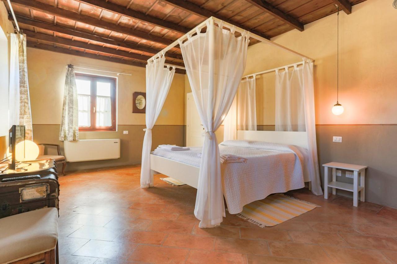 Agriturismo Le Corti Della Gualdana Voghera Eksteriør billede
